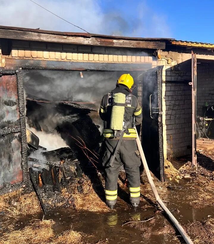 В Сортавале выясняют причину пожара в гараже