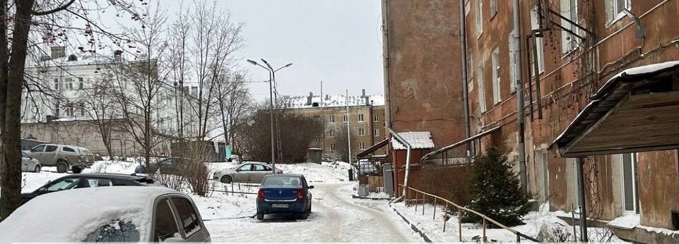 Управляющие снова накосячили в работе: плохо почистили крыши и дворы в Петрозаводске