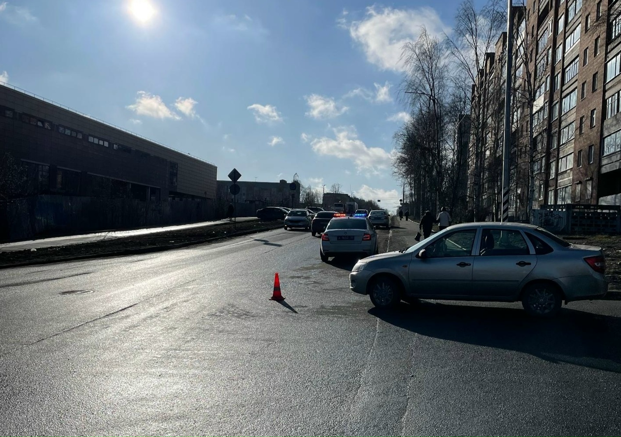 Пенсионерка попала под машину в расширенном центре Петрозаводска