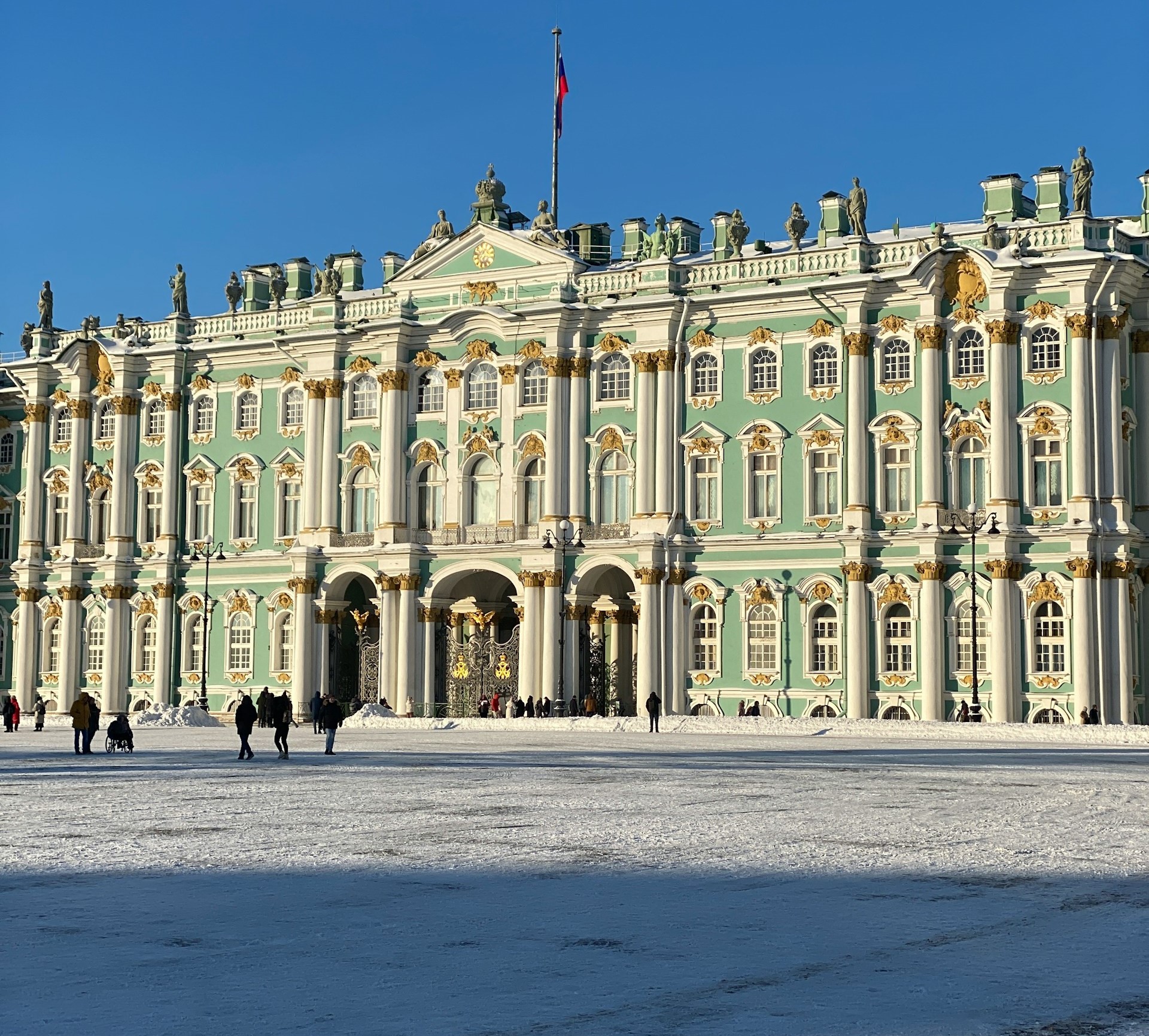 Селфи на троне Мальтийского ордена обошлось петербуржцу в 825 тысяч рублей