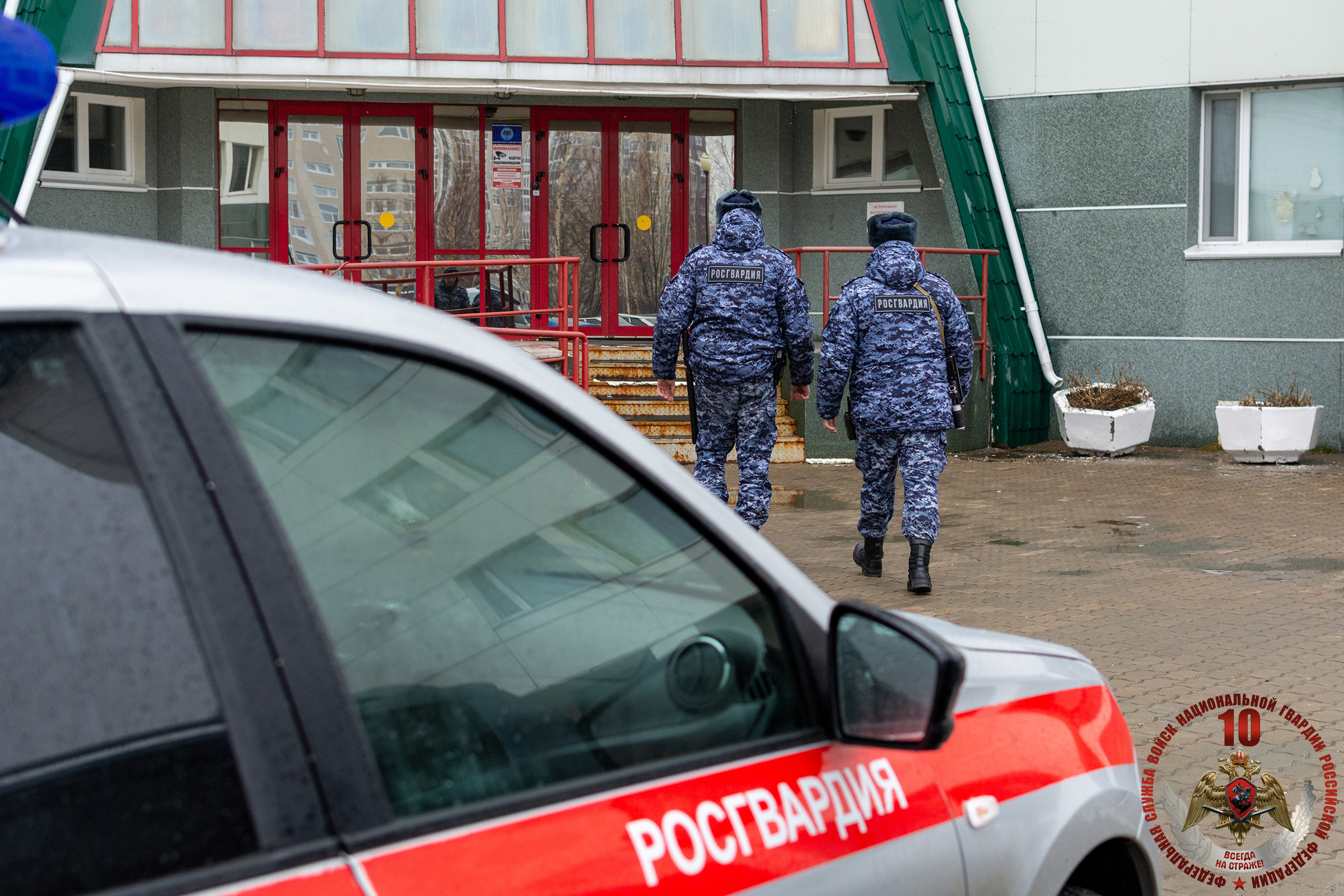 Разбушевавшуюся в отделении банка Кеми скандалистку утихомирили росгвардейцы