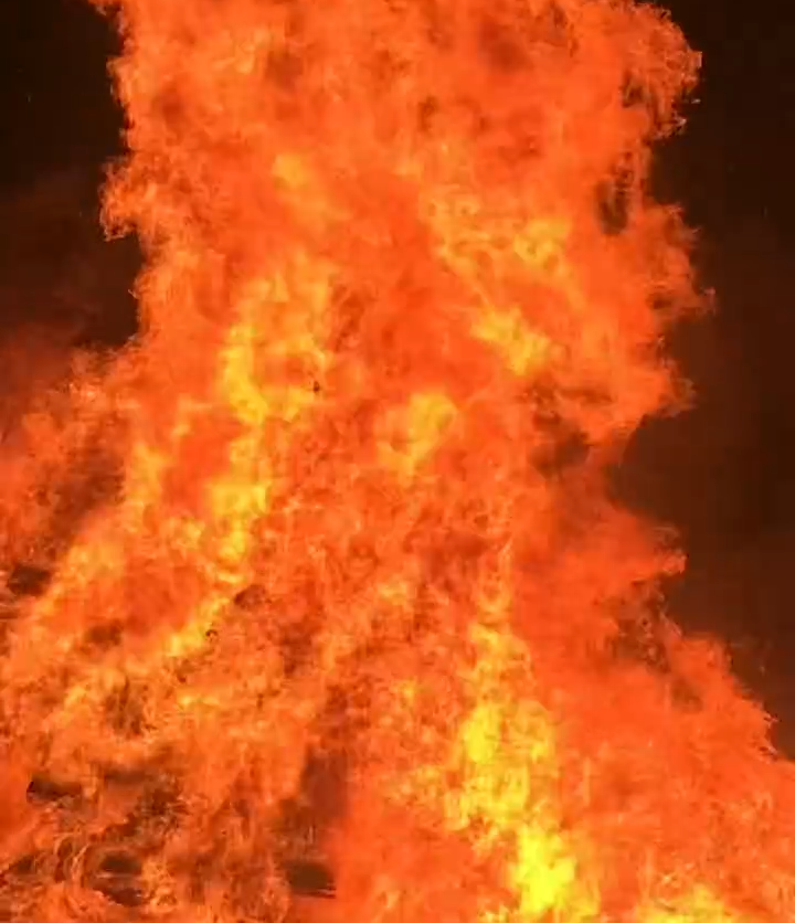 Девять огнеборцев тушили пожар в отдалённом районе Петрозаводска