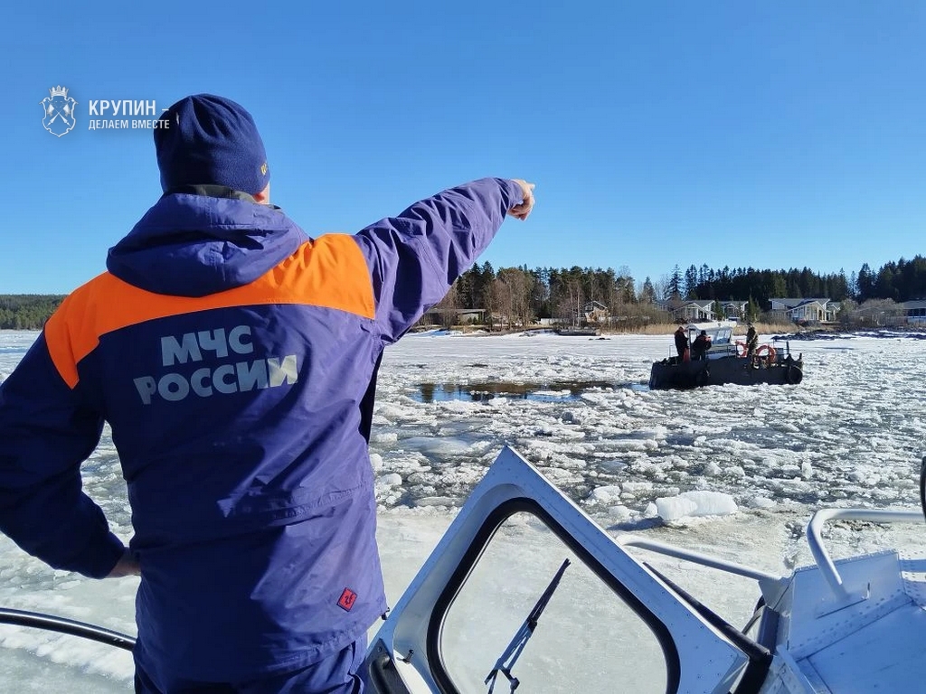 Вопреки запрету рыбаки вышли на лёд Ладоги, судоводители рисковали жизнью пассажиров