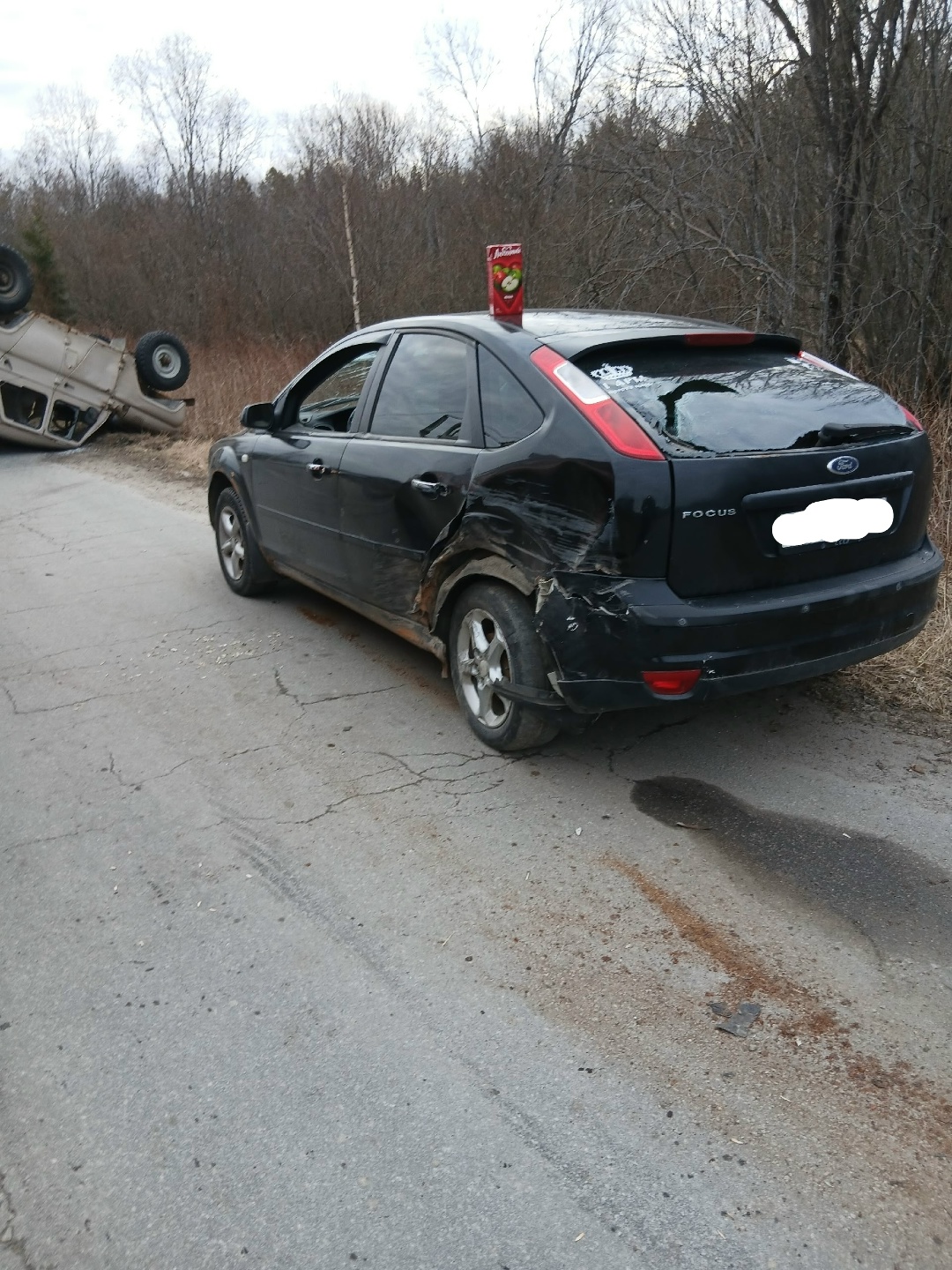 Ночью в Пудожском районе пожарные помогали полиции поставить машину на колеса