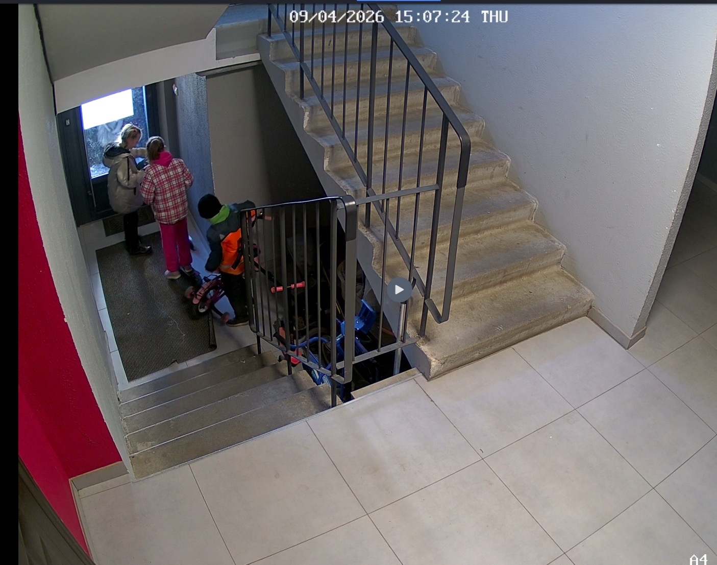 В Петрозаводске «приличные с виду дети» обворовали жильцов