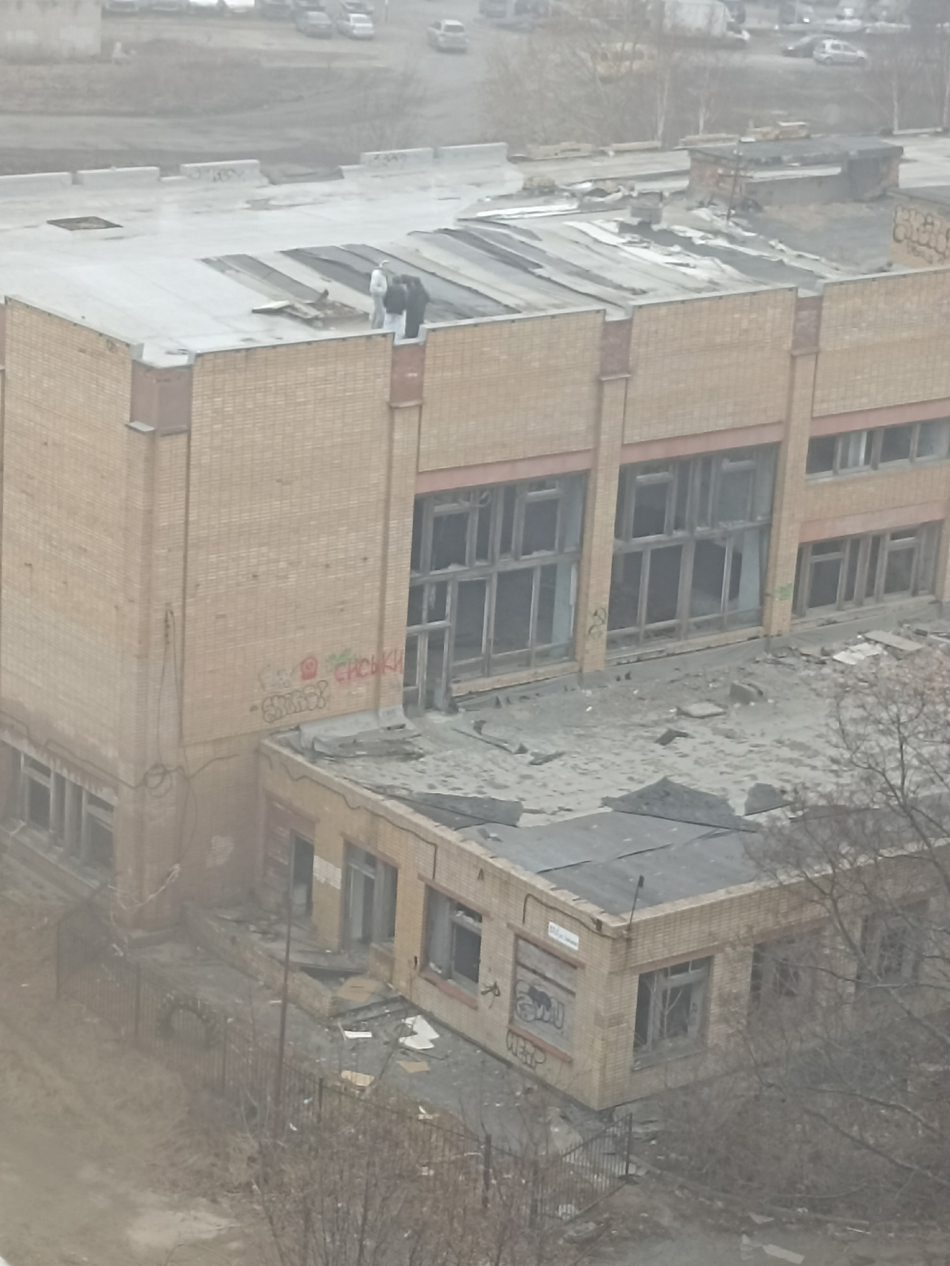 Подростки в Петрозаводске облюбовали руины