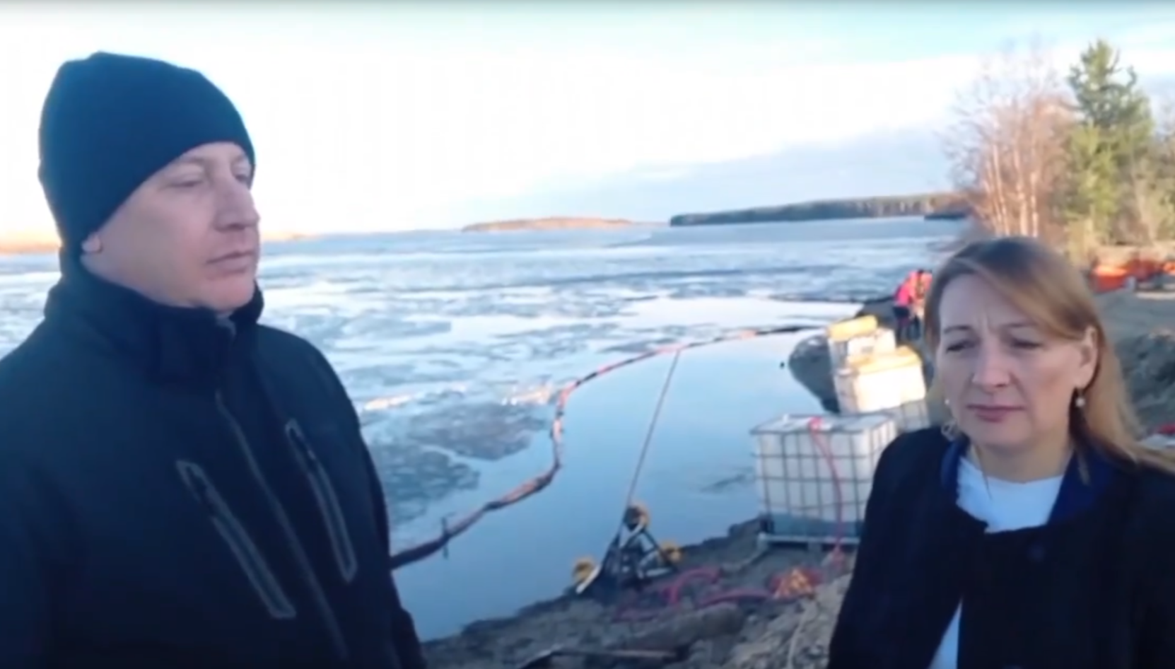 Специалисты Минприроды Карелии обещали к концу сегодняшнего дня полностью локализовать разлив масла в Сегеже