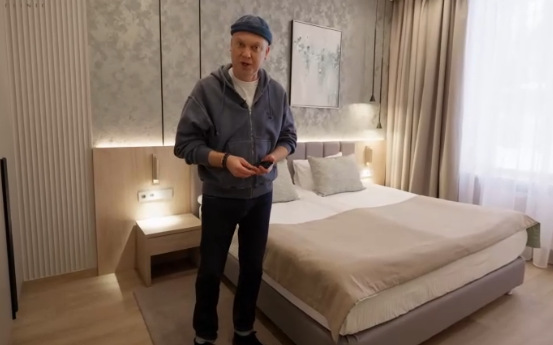 Российский юморист и актер Сергей Светлаков снял в Карелии номер для «легких медицинских утех»