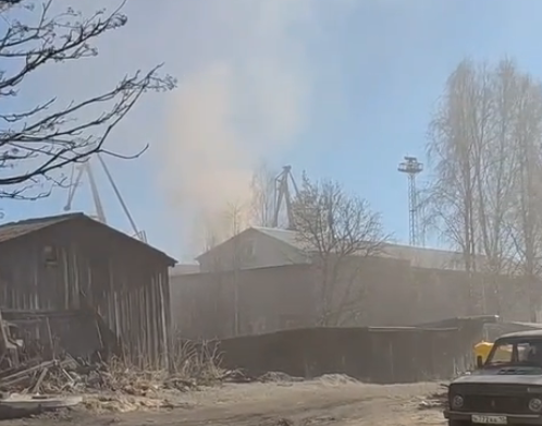 Жители Медвежьегорска задыхаются от вони горелой резины