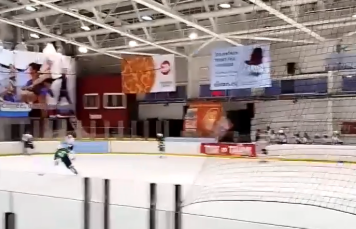 Финальные матчи Первенства Карельской федерации хоккея проходят в Петрозаводске