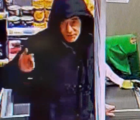 Полиция разыскивает в Петрозаводске подозреваемого в краже мужчину