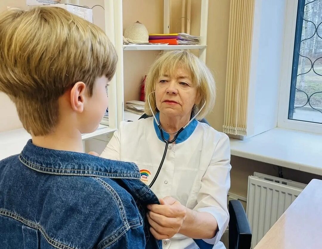 Почетным званием наградили врача-педиатра из Петрозаводска