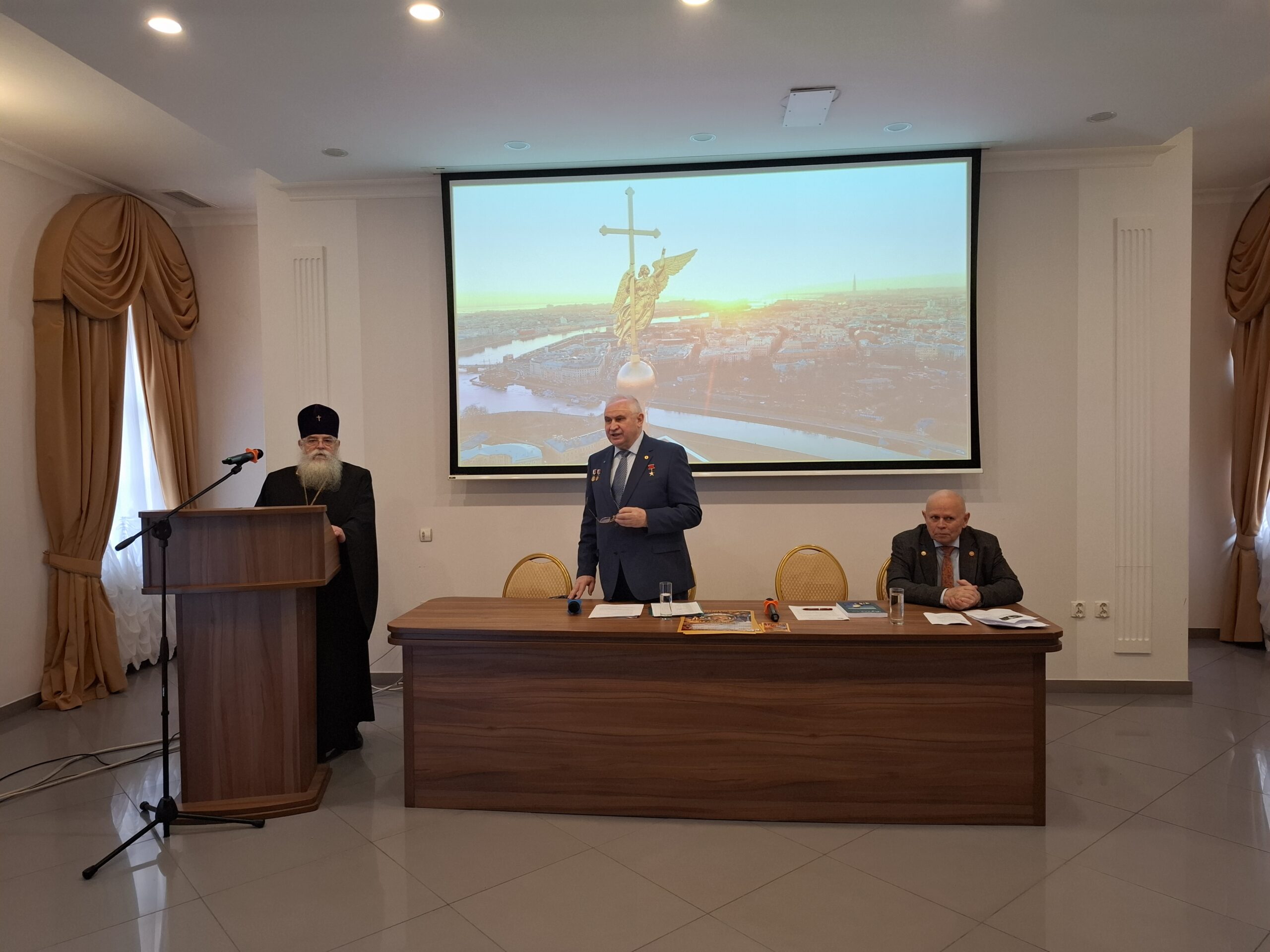 Карельский митрополит обсудил полет Гагарина на международной конференции