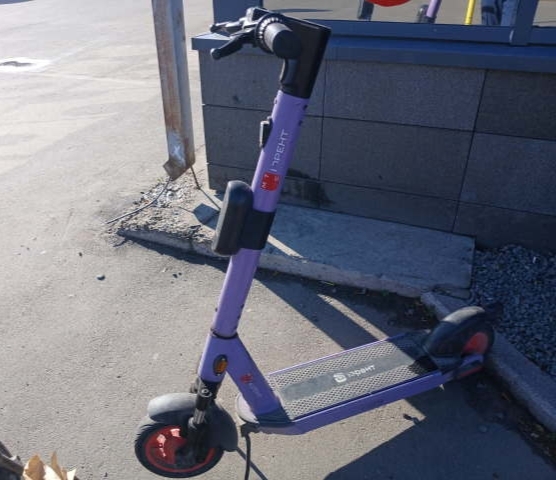 Подросток на электросамокате пострадал в ДТП в центре Петрозаводска