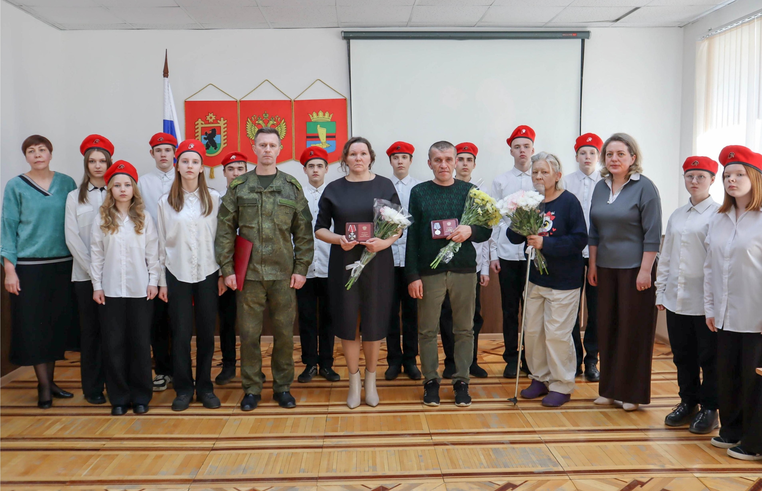 Семьям погибших бойцов СВО вручили госнаграды в Калевальском районе