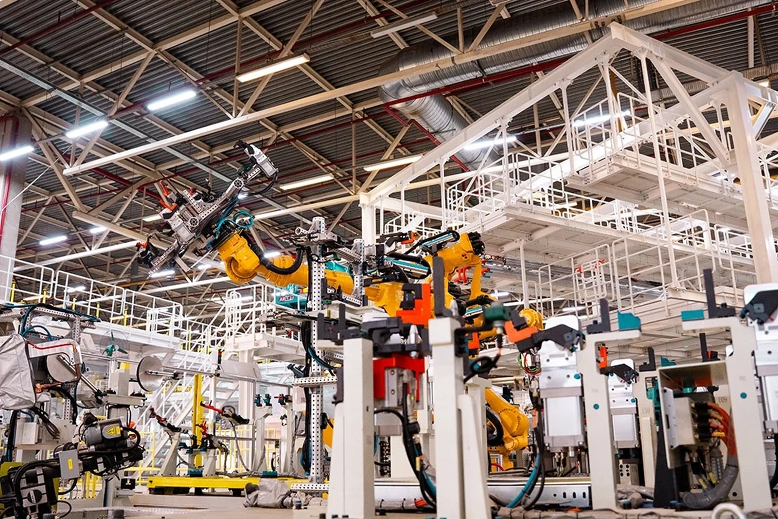 В Петербурге перезапустят автозаводы, оставленные иностранными компаниями