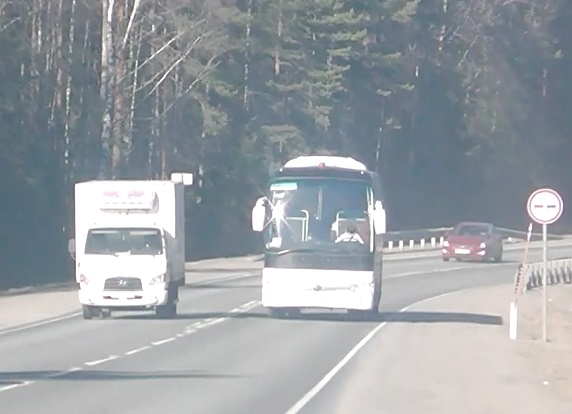 Суд решит, что делать с водителем рейсового автобуса, рискнувшей жизнью пассажиров на трассе в Карелии