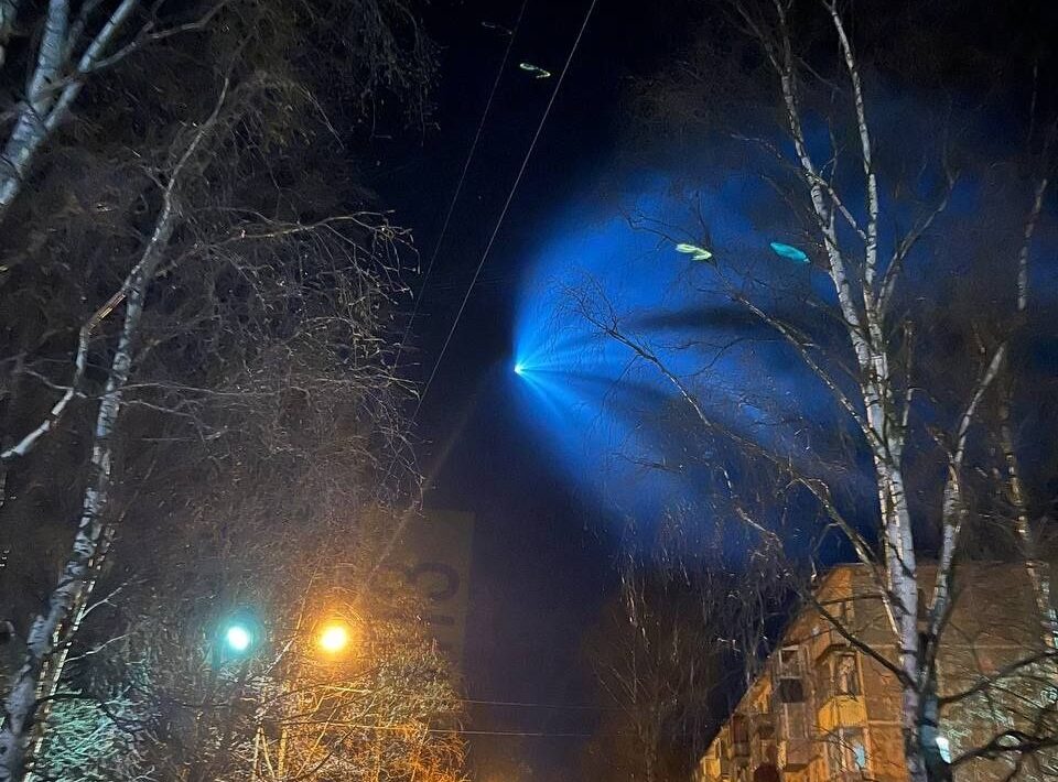 Странные всполохи на небе заметили минувшей ночью в Карелии