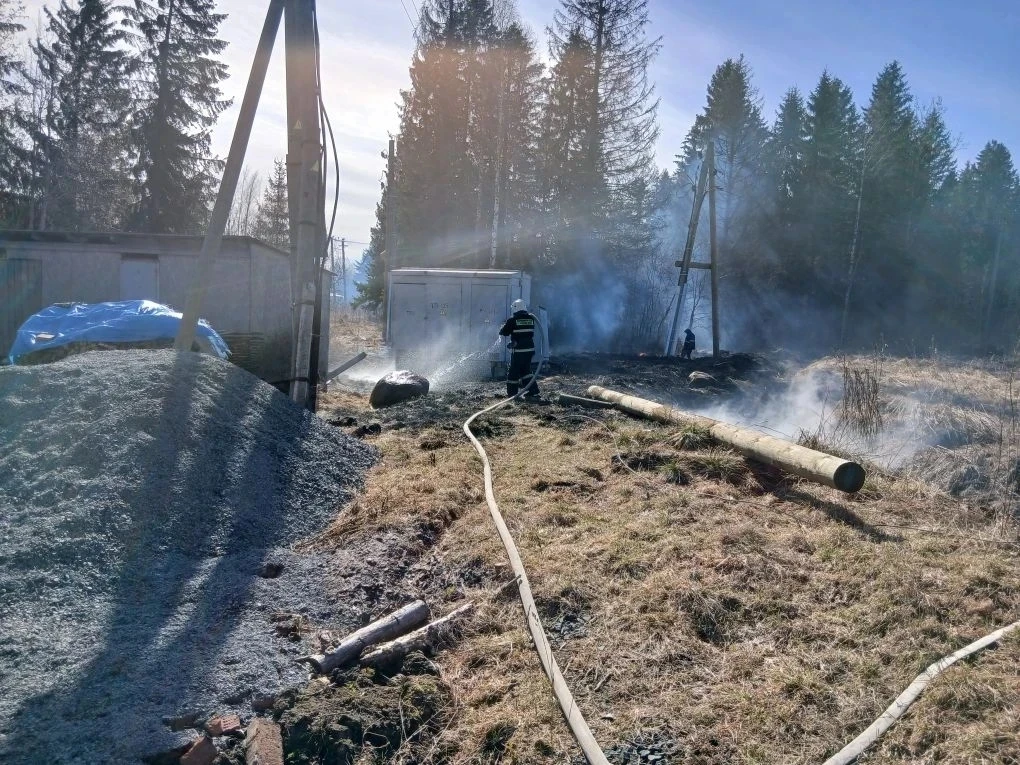 В Пряжинском округе пожарные тушили огонь в двух населенных пунктах