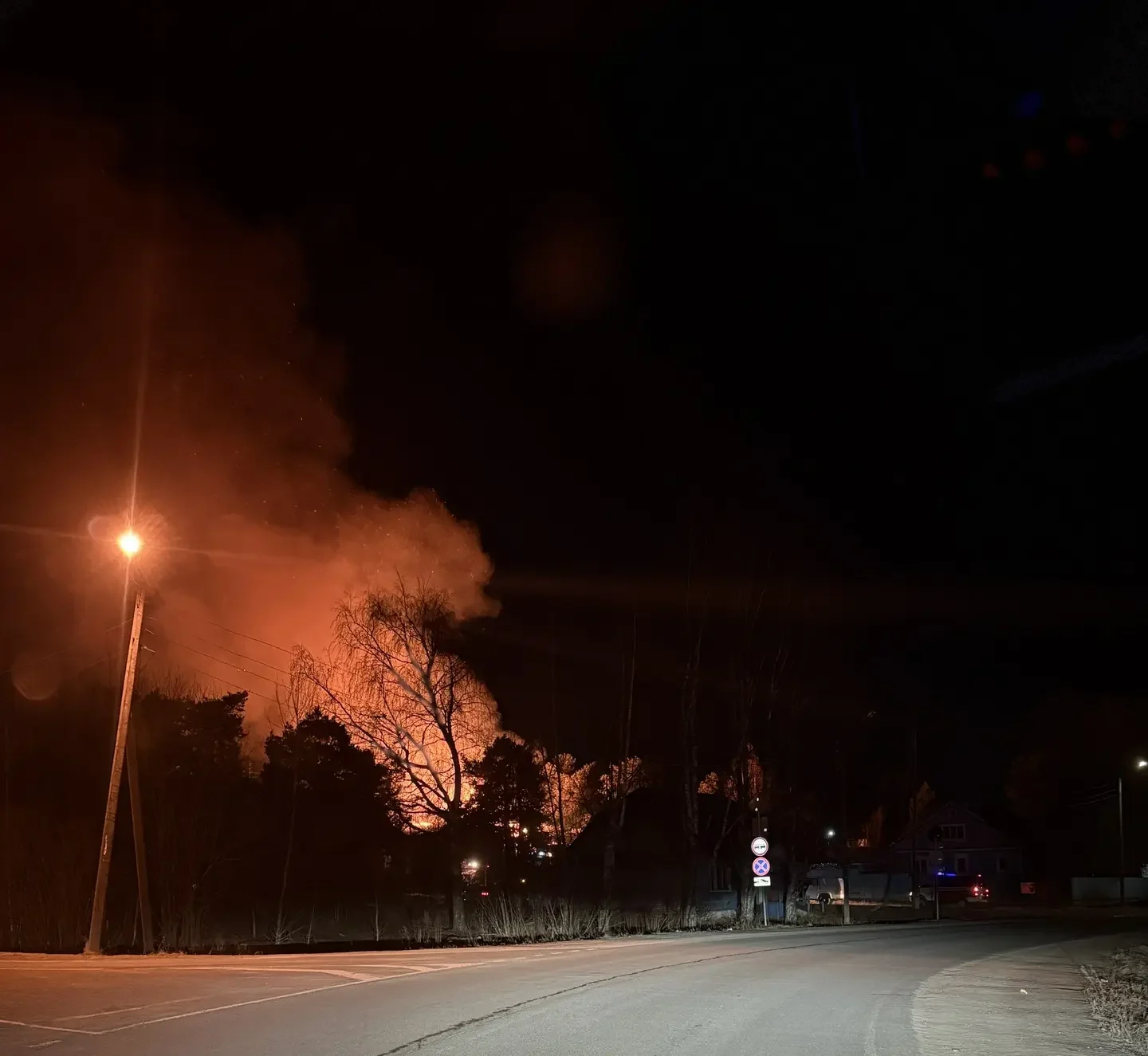 Стало известно, что за здание сгорело на станции Шуйская в Прионежском районе