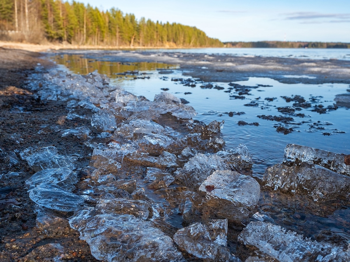 Озеро Лососинное почти освободилось ото льда