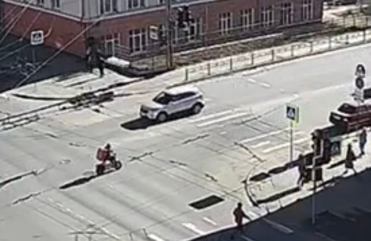 Курьер потерял сознание прямо на перекрестке в Петрозаводске