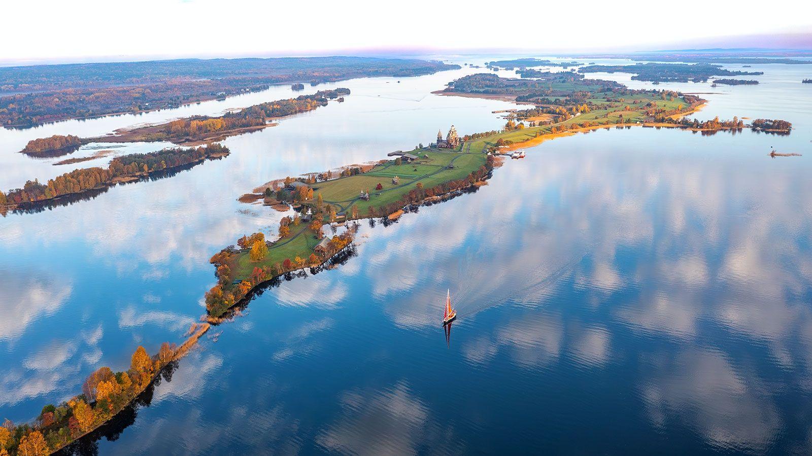 Известный карельский фотограф рассказал о своих «клубничных» проектах и причудах природы