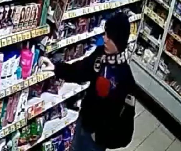 Полиция Петрозаводска разыскивает юношу - его подозревают в преступлении