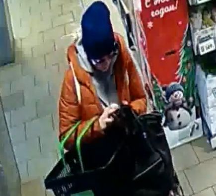 Полиция разыскивает подозреваемую в краже продуктов из магазина в Петрозаводске