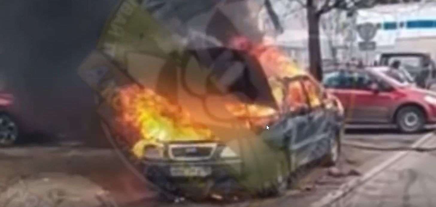 Автомобиль сгорел в Костомукше