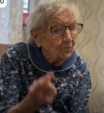 Пожилая геймерша напугала близких, когда перестала отвечать на их звонки