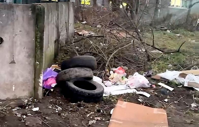 Управляшку в Петрозаводске оштрафовали за кучи мусора на контейнерной площадке