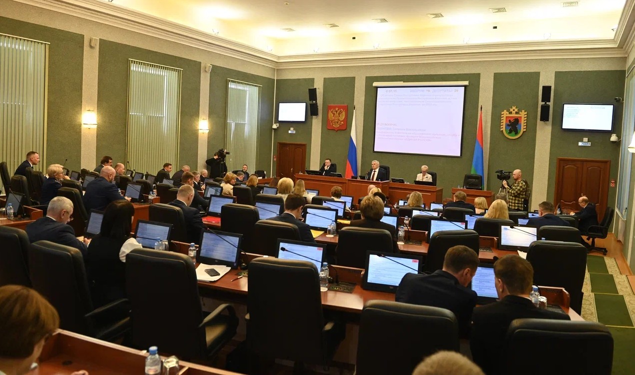 Депутаты Законодательного Собрания республики приняли ежегодный отчёт Главы Карелии