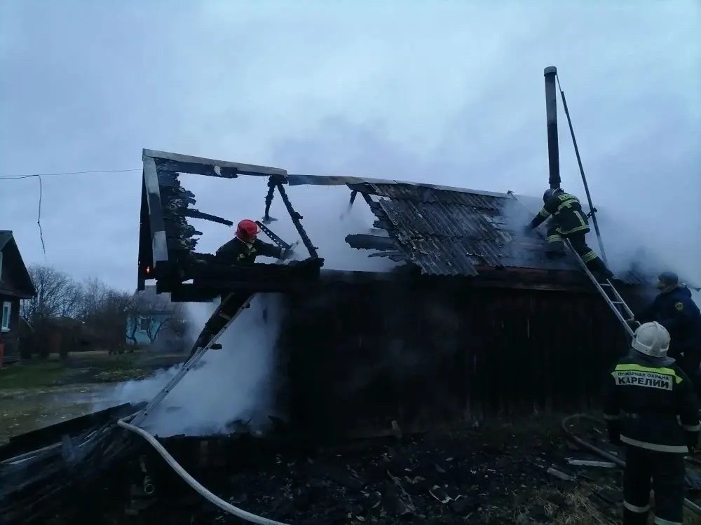 Частная баня сгорела дотла в Олонецком районе