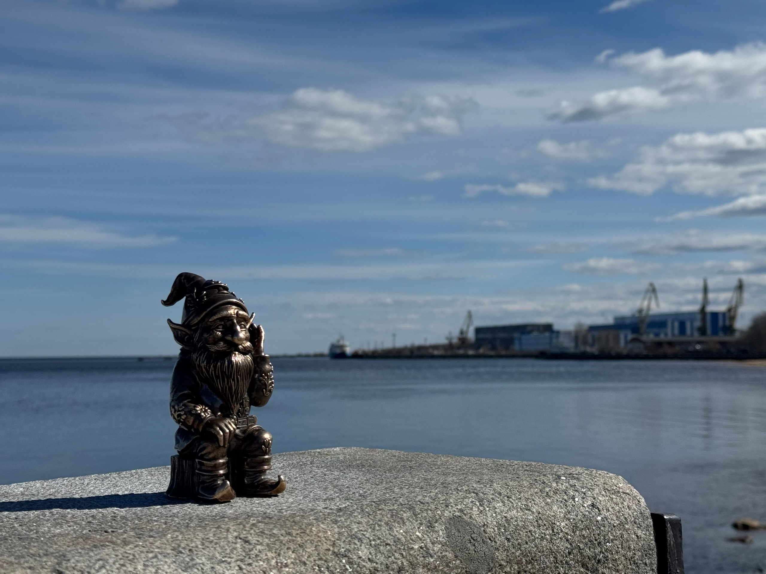 Новый арт-объект заметили на набережной в Петрозаводске