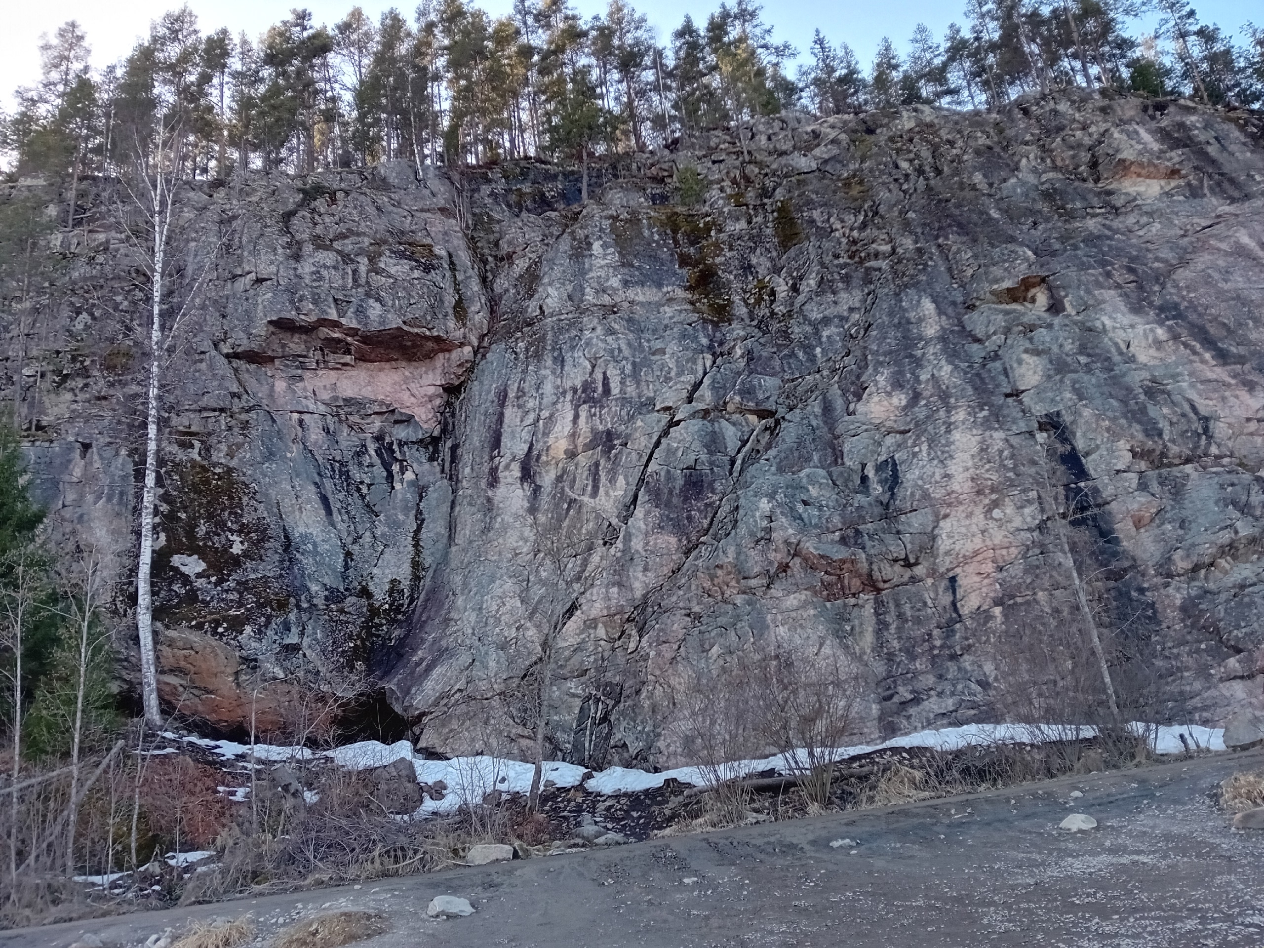 «Скалу-музей» Аннанриута в Карелии предложили признать памятником природы