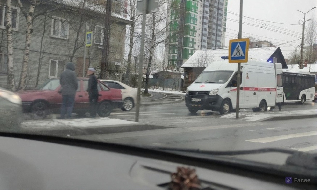 Человека сбили на пешеходном переходе в Петрозаводске