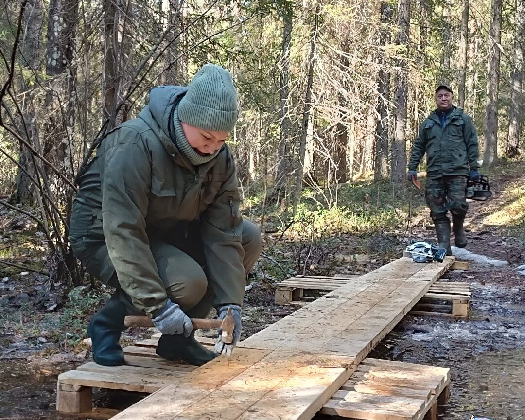 Экологическую тропу привели в порядок в Заозерье