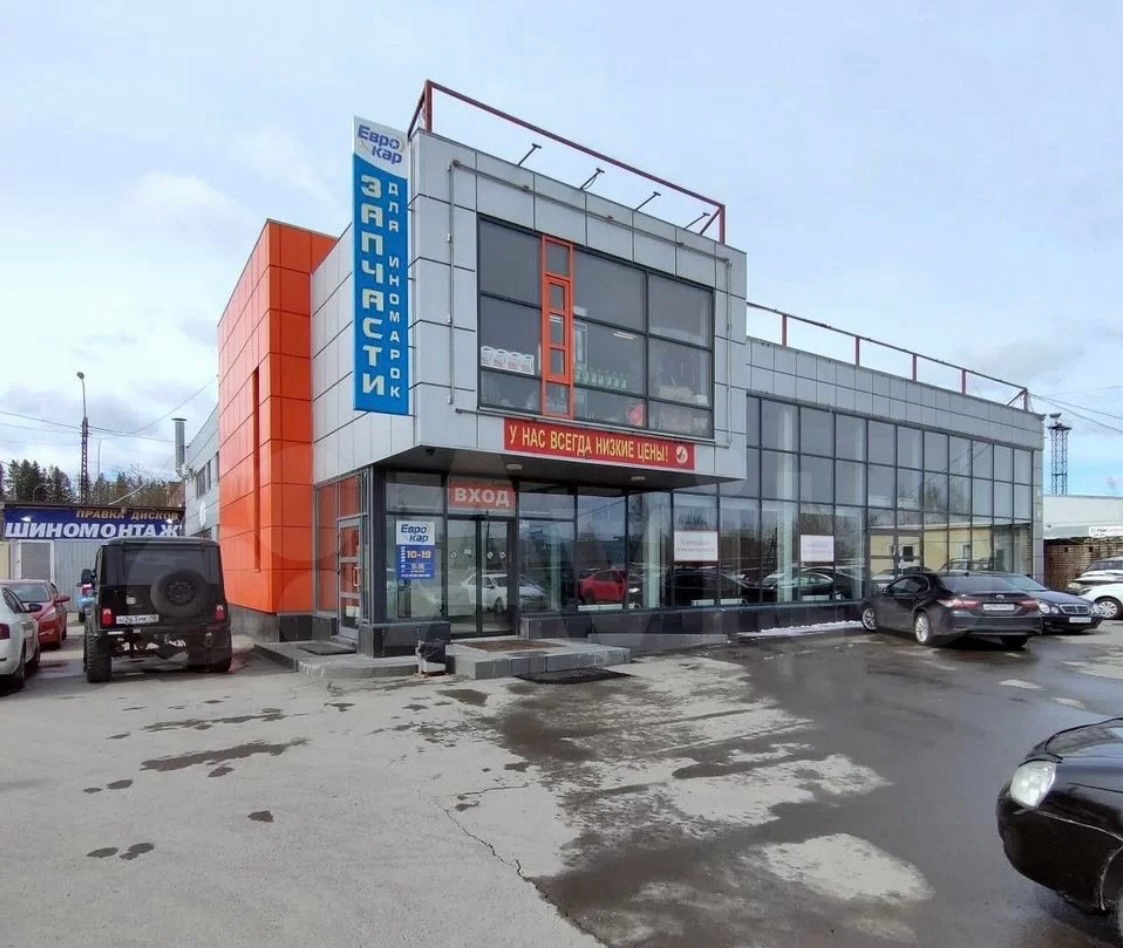 Мебельный торговый центр выставили на продажу в Петрозаводске за 57 млн рублей