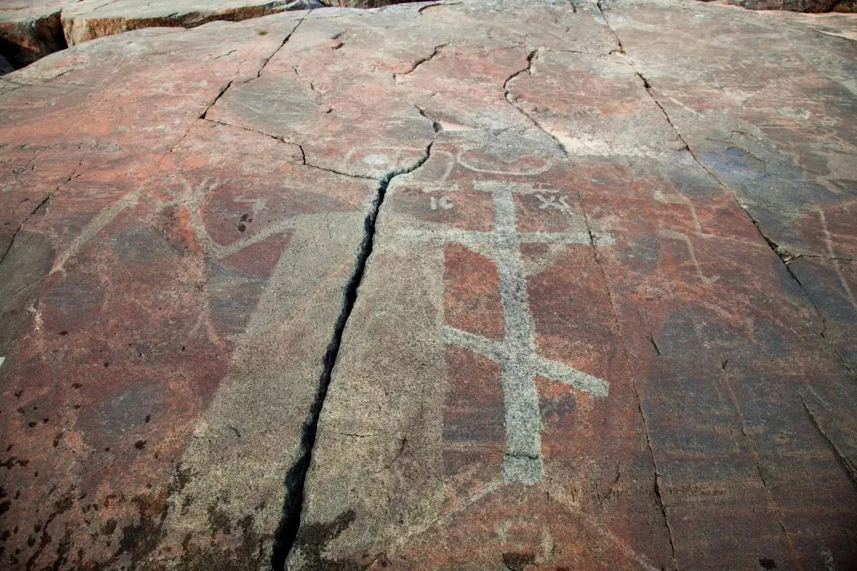 Ученые рассказали, чем отличаются Беломорские и Онежские петроглифы