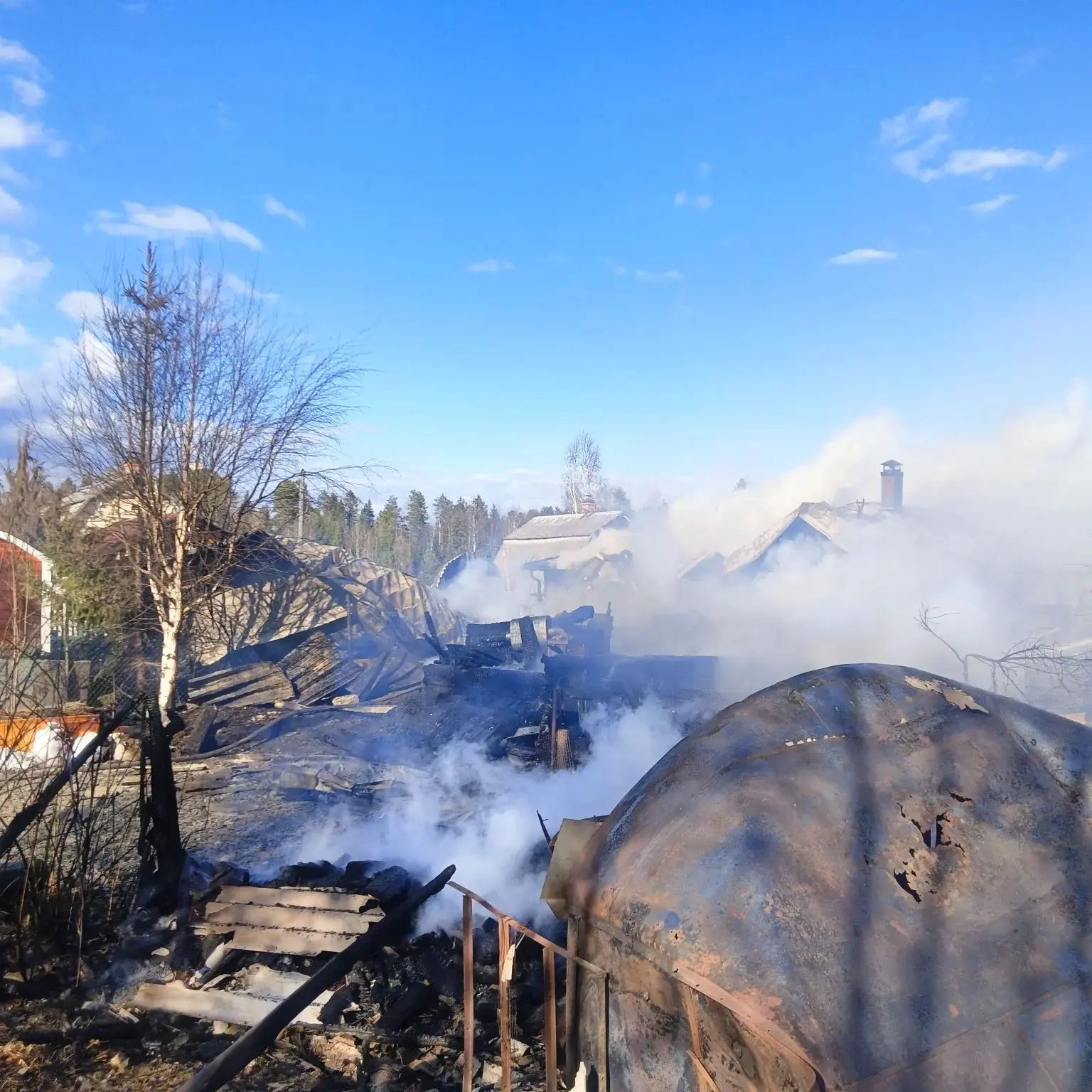 Взорвался баллон: подробности пожара в Прионежском районе