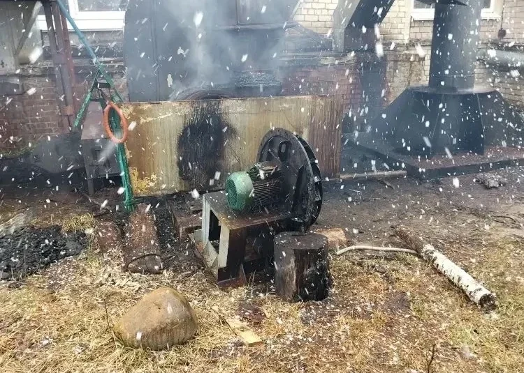 Оборудование горело у школьной котельной в Прионежском районе