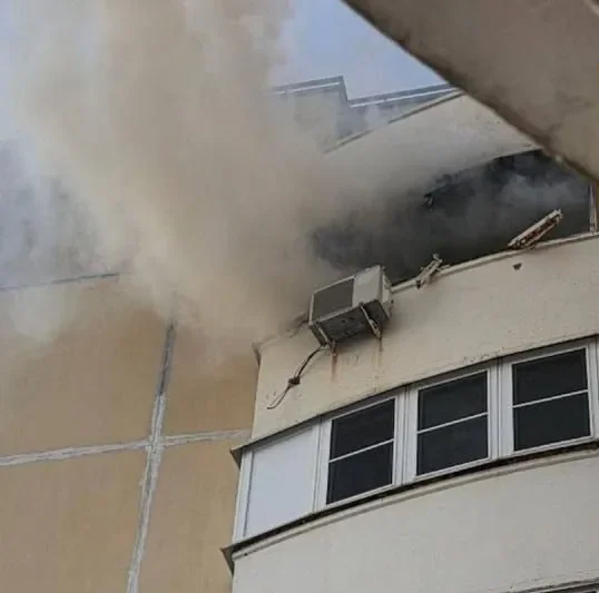 Взрыв и пожар в многоэтажке произошел в Москве