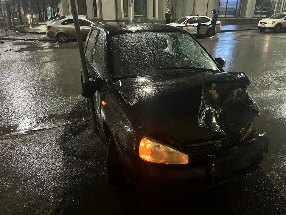 Женщина за рулем авто пострадала во время ДТП в Петрозаводске