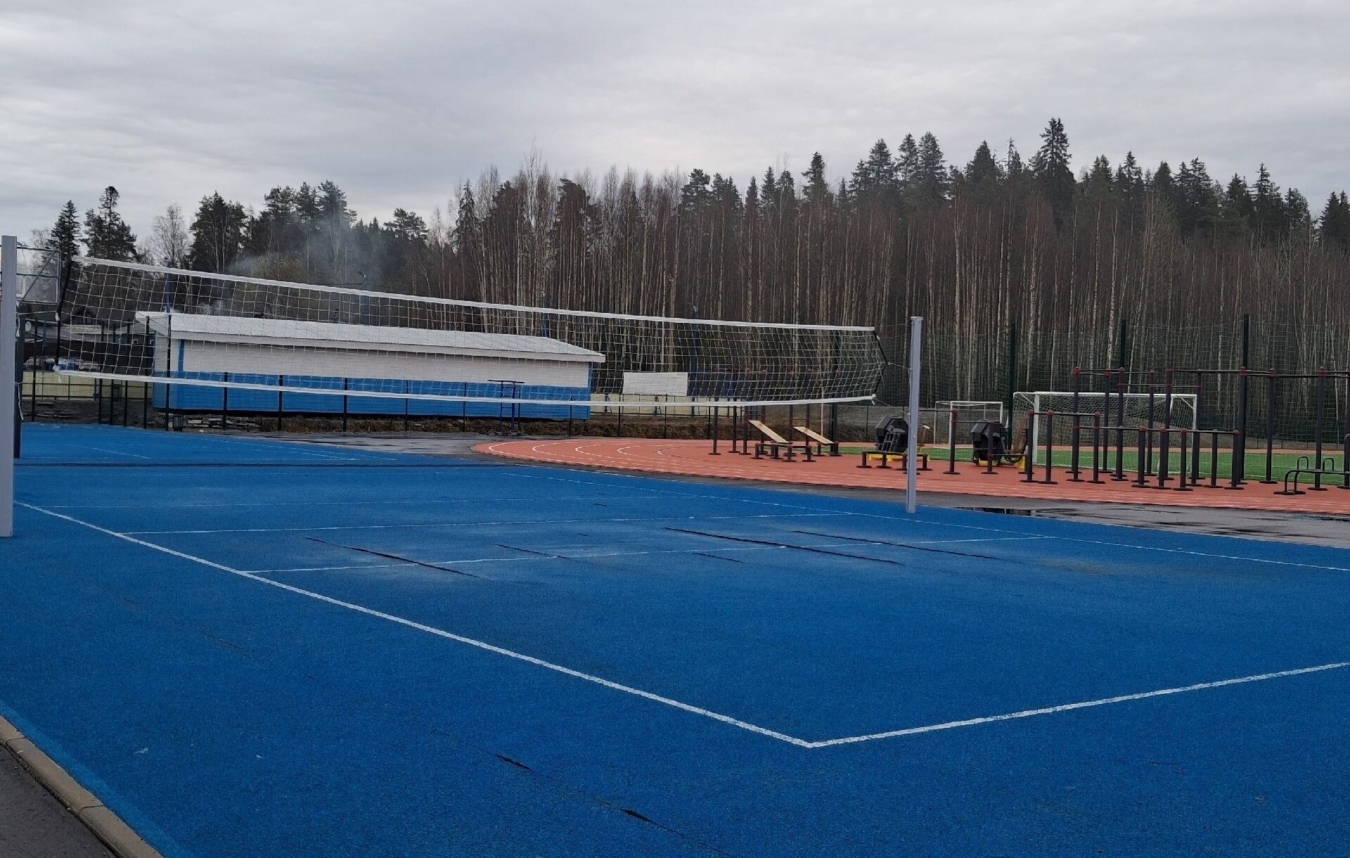 Волейбольную и баскетбольную площадки временно закрыли в Лахденпохском округе