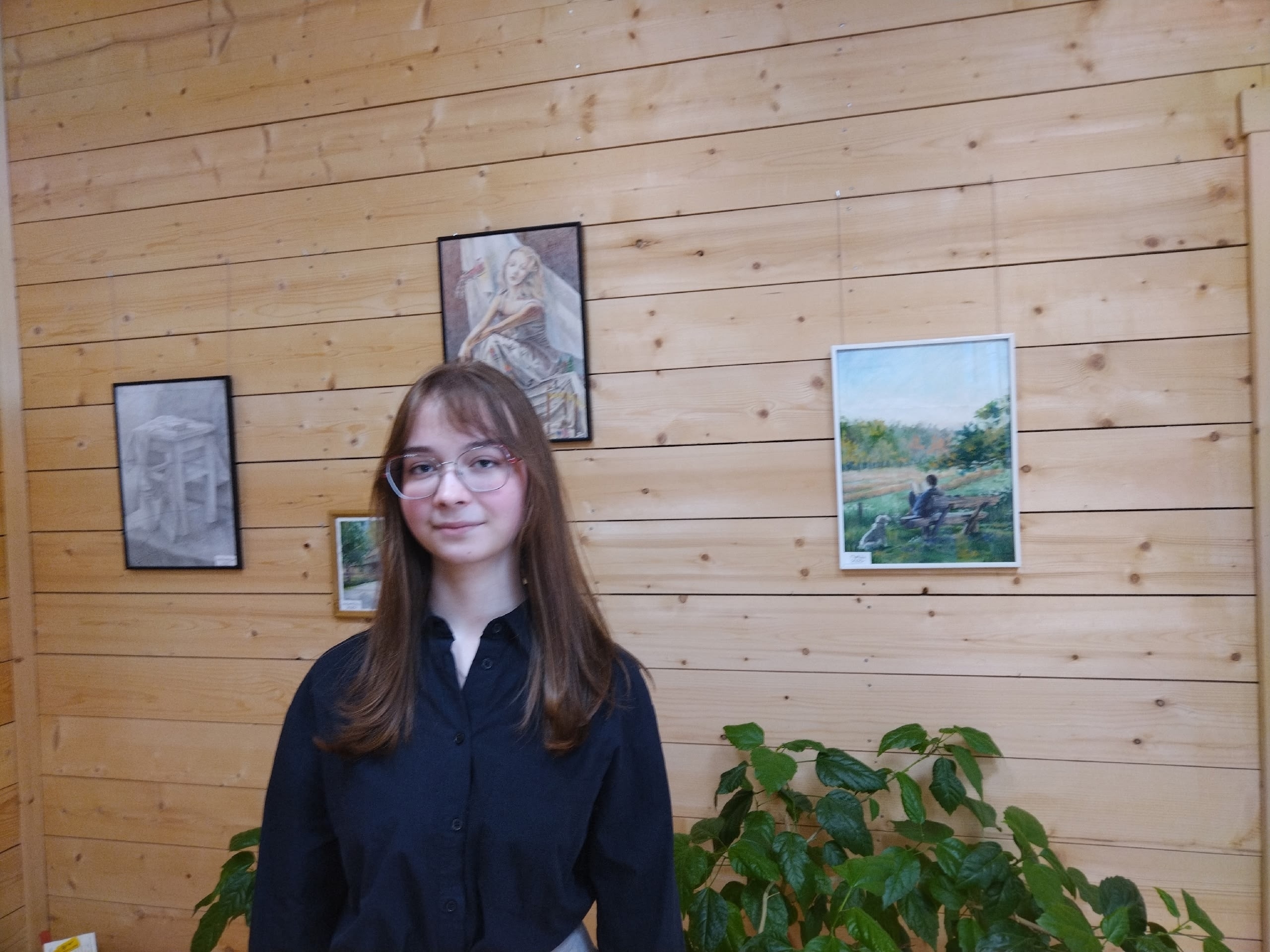 В селе Ведлозеро открылась первая персональная выставка юной художницы Мирославы Полевой