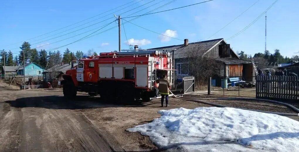 Замыкание счетчика привело к пожару в доме в одном из поселков Карелии