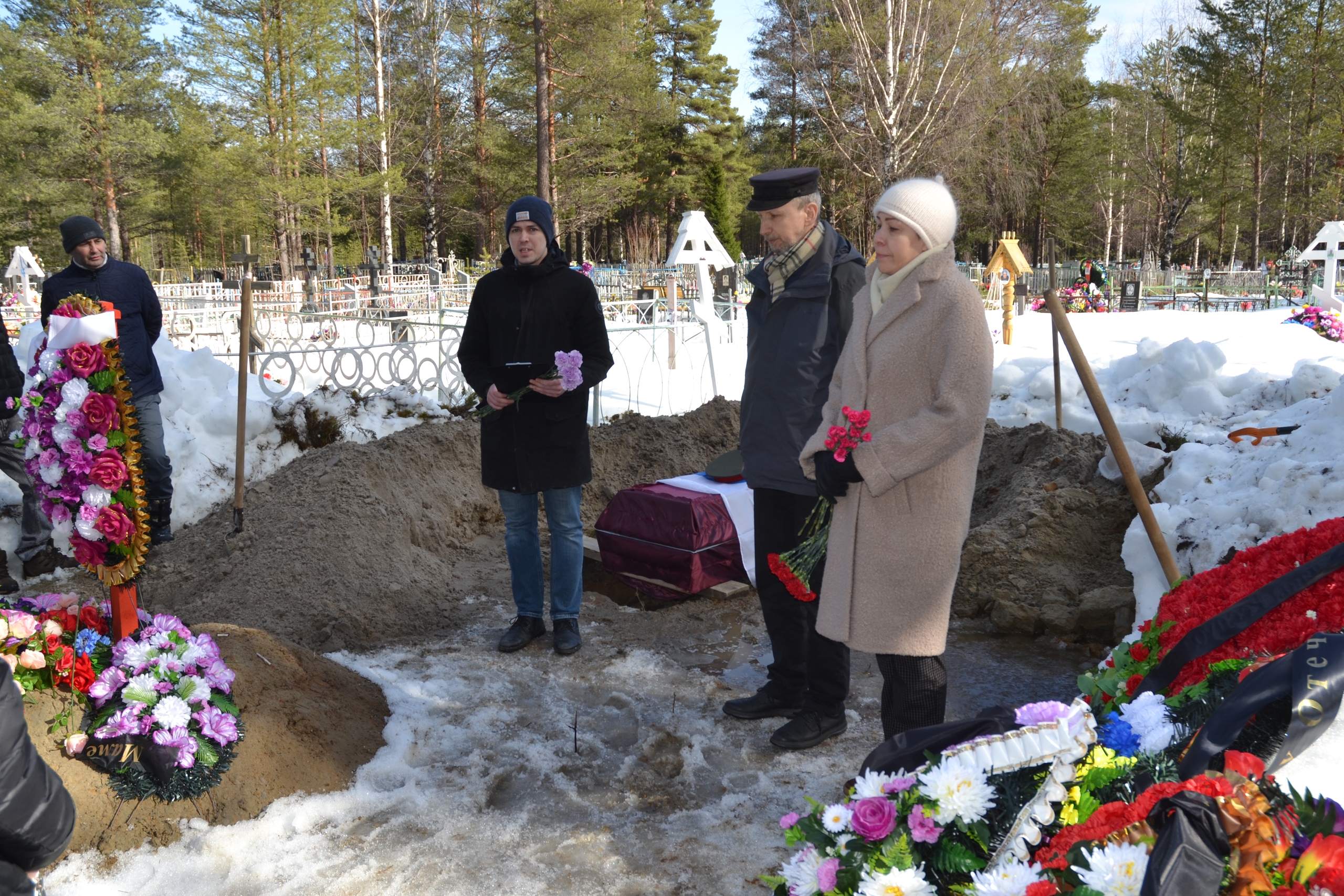 В Калевале проводили в последний путь бойца, погибшего в зоне СВО