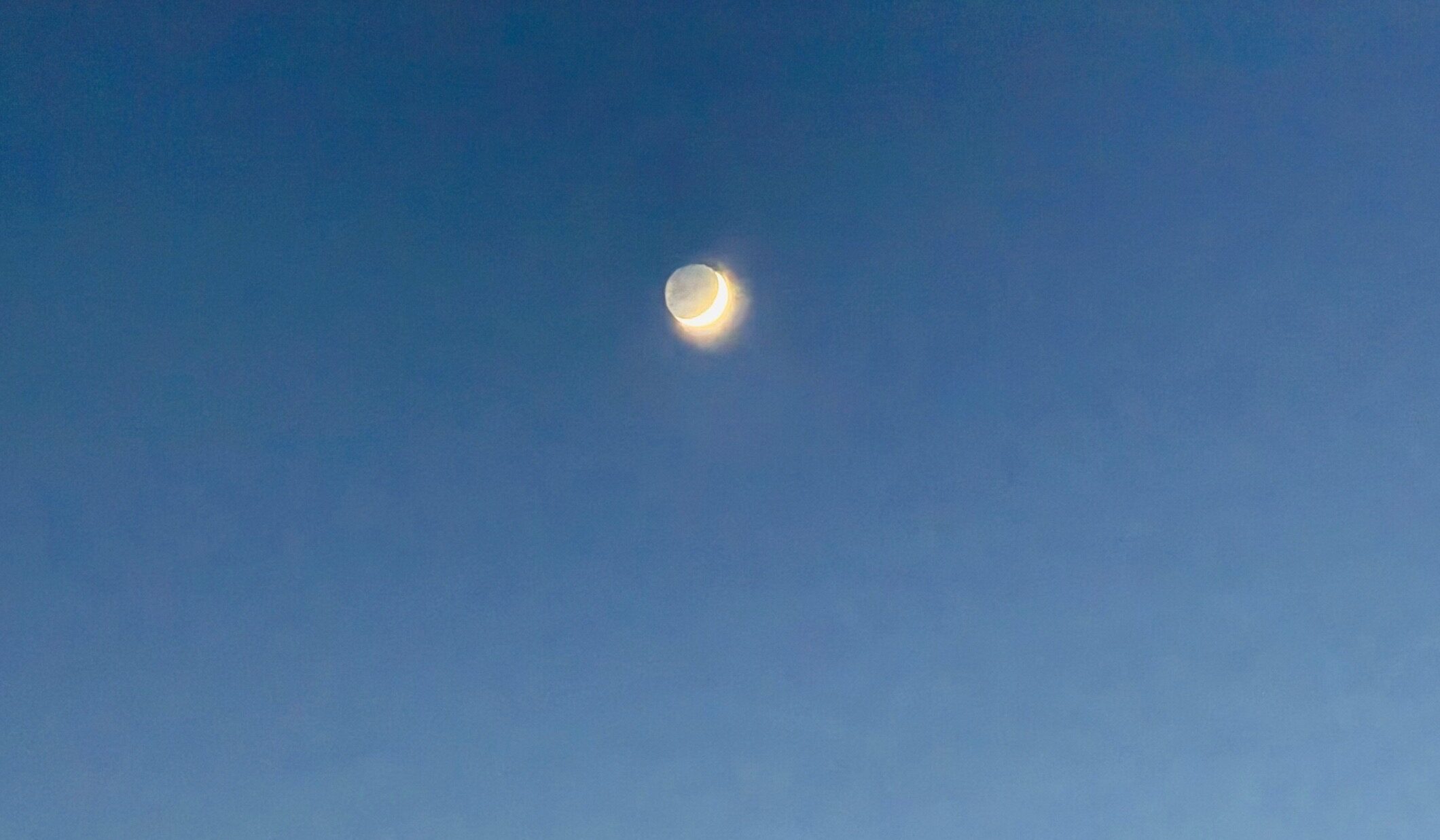 Необычное новолуние наблюдали в небе над Петрозаводском