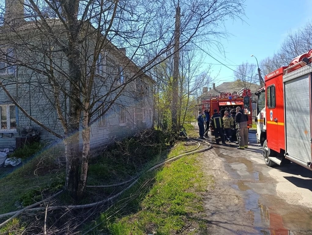 В квартирном пожаре в Сортавале, где сгорели две комнаты, подозревают пьяного мужчину